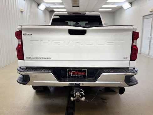 Used 2022 Chevrolet Silverado 2500 LT w/ Convenience Package image 7