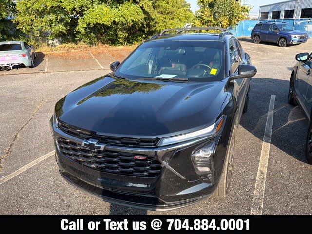 Used 2024 Chevrolet Trax RS w/ Sunroof Package FWD image 1