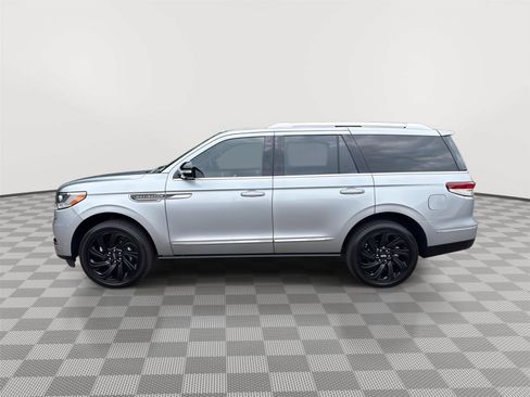 Used 2023 Lincoln Navigator Reserve AWD/4WD image 9