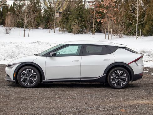 Used 2024 Kia EV6 Light image 4