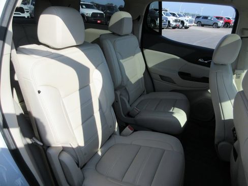 Certified 2022 GMC Acadia Denali w/ Denali Ultimate Package AWD/4WD image 24