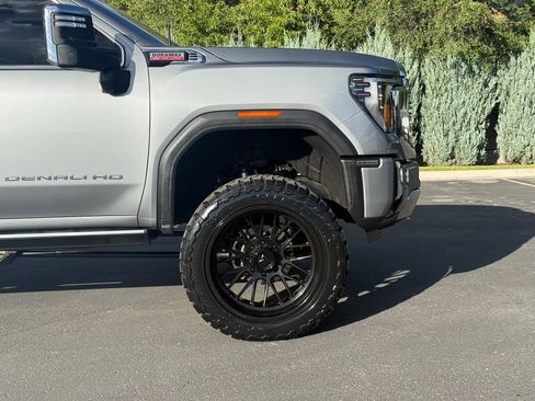 Used 2025 GMC Sierra 3500 Denali w/ Denali Reserve Package AWD/4WD image 6