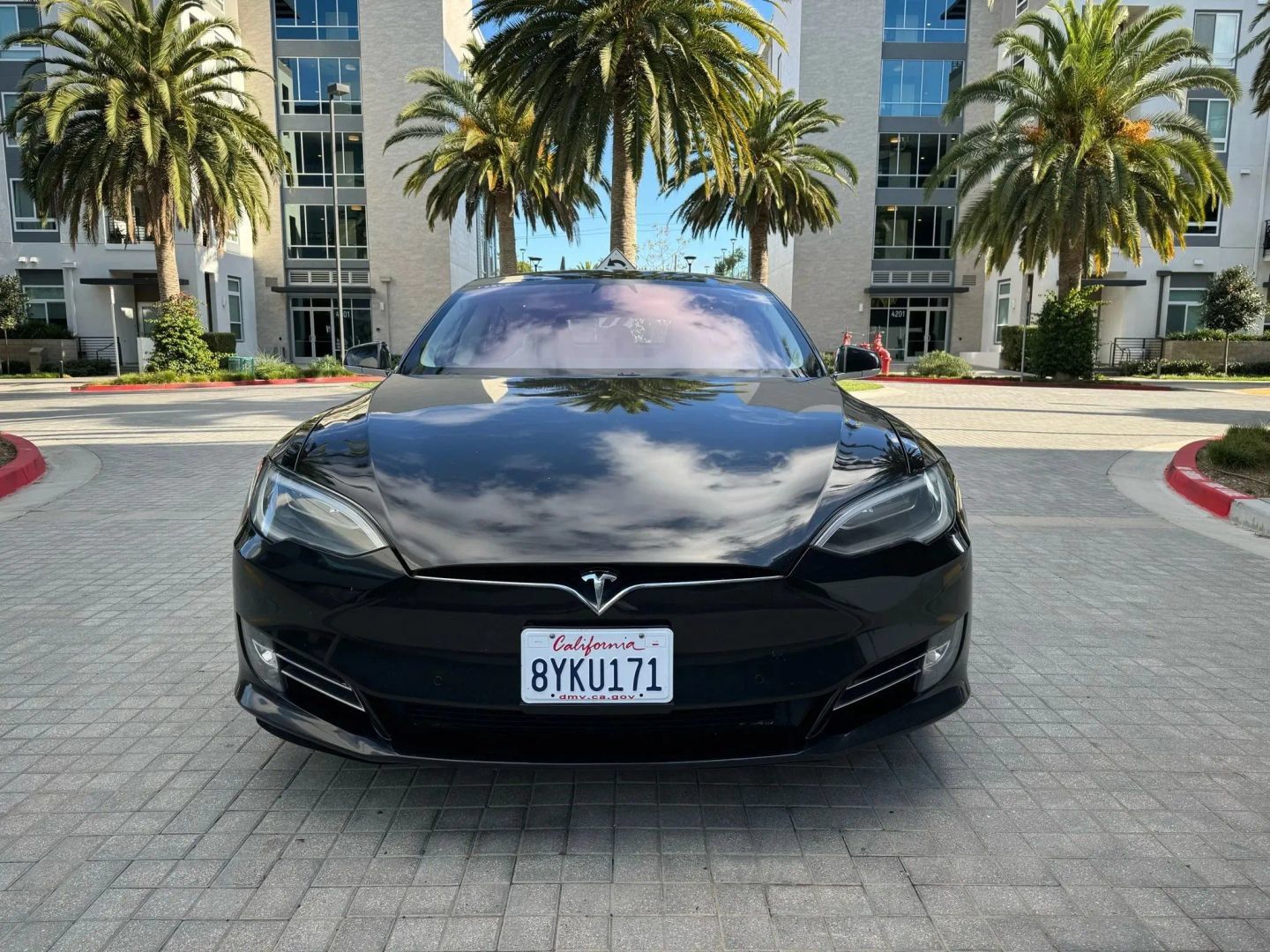 Used 2018 Tesla Model S 75D AWD/4WD image 2