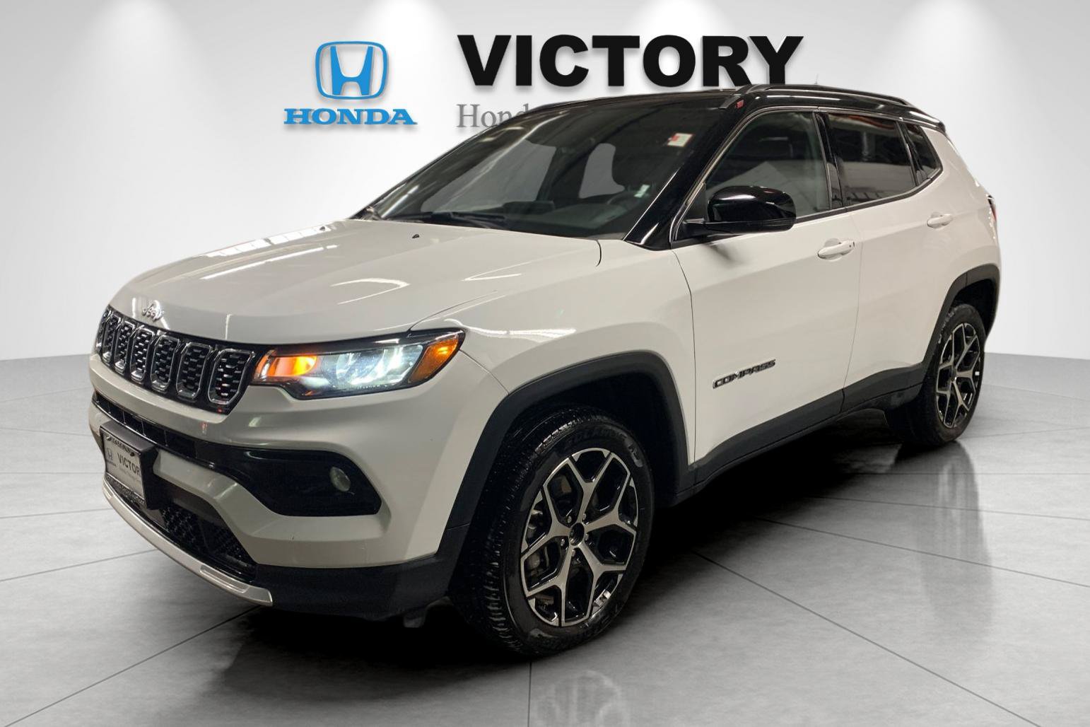 Used 2025 Jeep Compass Limited AWD/4WD image 7