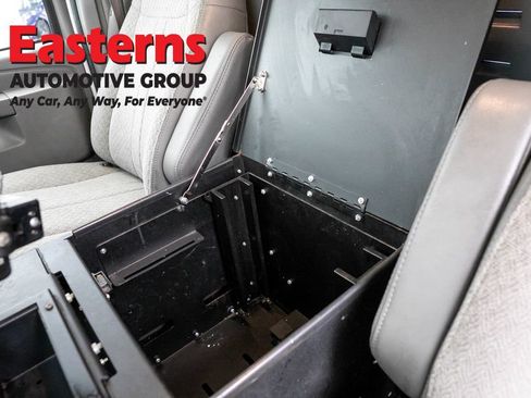 Used 2021 Chevrolet Express 2500 RWD image 18
