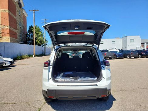 New 2026 Nissan Rogue SV AWD/4WD image 8