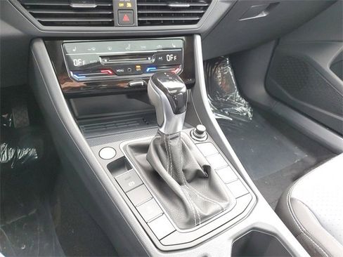 New 2025 Volkswagen Jetta SE image 31
