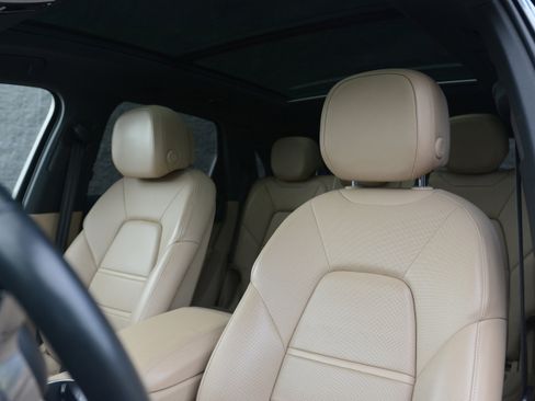 Certified 2020 Porsche Cayenne image 5