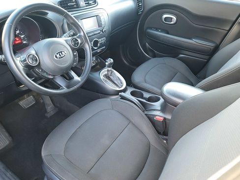 Used 2017 Kia Soul + w/ Designer's Package FWD image 9