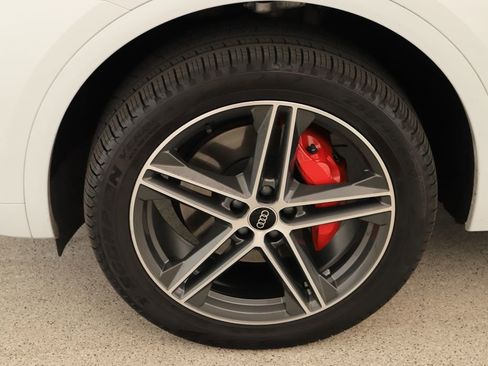 Certified 2025 Audi Q5 e Premium Plus w/ Premium Plus Package image 33