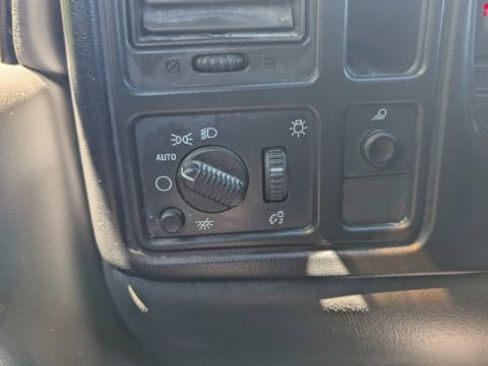 Used 2006 Chevrolet Silverado 1500 W/T RWD image 24