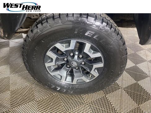 Used 2021 Toyota Tacoma TRD Off-Road AWD/4WD image 26