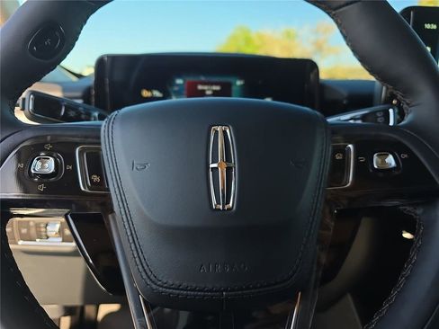 New 2026 Lincoln Aviator AWD image 21