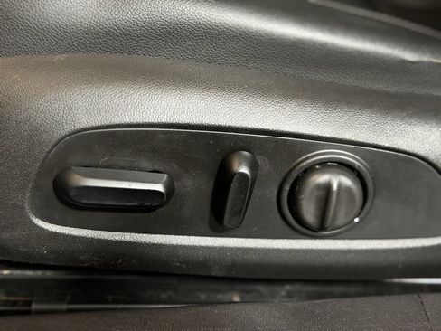 Used 2017 Chevrolet Malibu Premier w/ Premier Sun and Wheel Package image 21