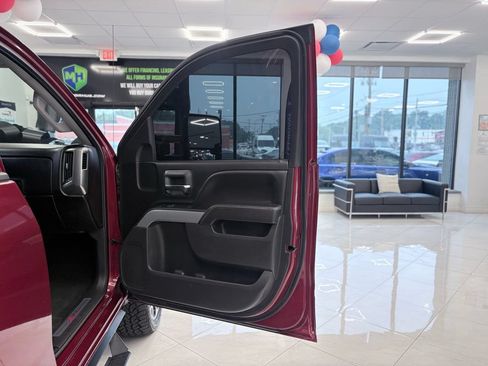 Used 2018 Chevrolet Silverado 1500 LT w/ All Star Edition AWD/4WD image 38