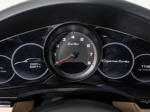 Used 2023 Porsche Cayenne Turbo w/ Premium Package Plus (PI3) image 43