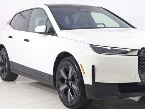 Used 2024 BMW iX xDrive50 w/ Convenience Package AWD/4WD image 42