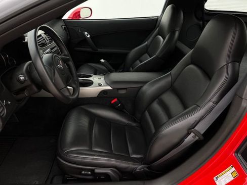 Used 2005 Chevrolet Corvette Coupe w/ Performance Handling Package RWD image 11
