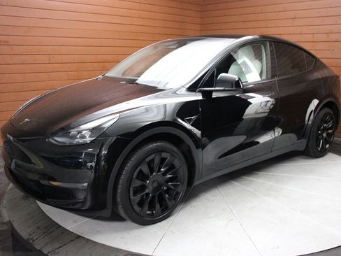 Used 2023 Tesla Model Y Long Range image 45