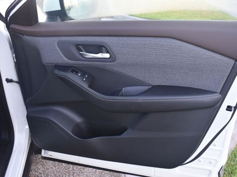 Used 2023 Nissan Rogue SV FWD image 59