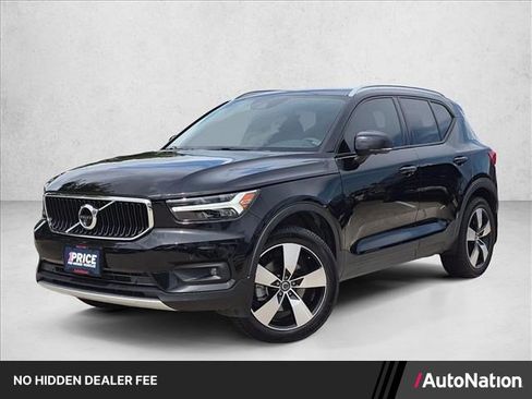 Used 2022 Volvo XC40 T5 Momentum AWD/4WD image 1