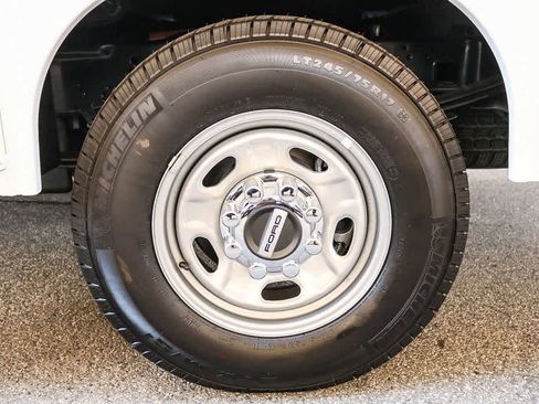 New 2026 Ford F250 XL w/ XL Chrome Package RWD image 17