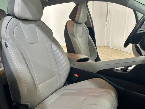 Used 2023 Hyundai Elantra Limited FWD image 18