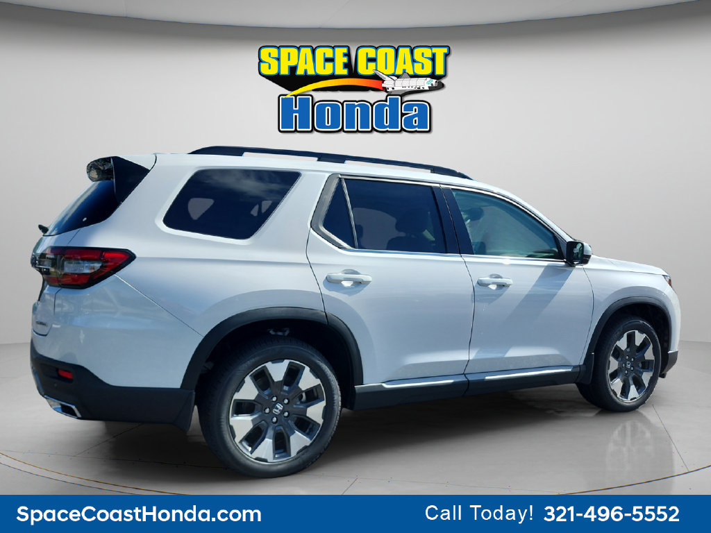 New 2026 Honda Pilot Touring image 3