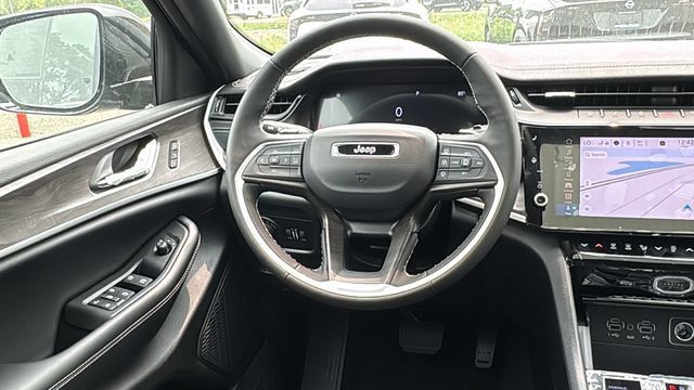 New 2026 Jeep Grand Cherokee L Limited w/ Limited Altitude Package AWD/4WD image 25