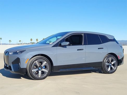 Used 2023 BMW iX xDrive50 image 29