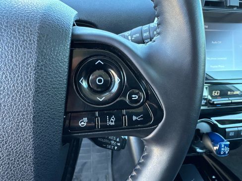 Used 2020 Toyota Prius XLE w/ Advanced Technology Package image 28