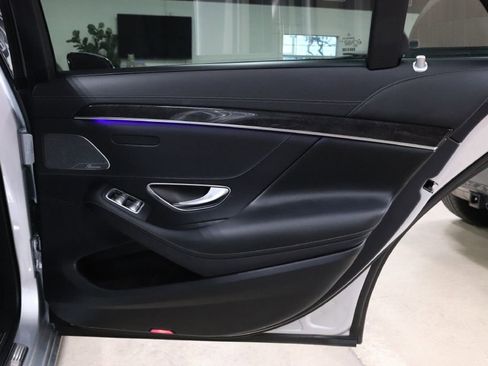 Used 2018 Mercedes-Benz S 560 Sedan image 17