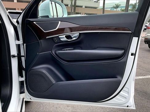 Used 2019 Volvo XC90 T5 Momentum image 21