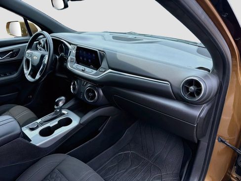 Used 2019 Chevrolet Blazer LT FWD image 29