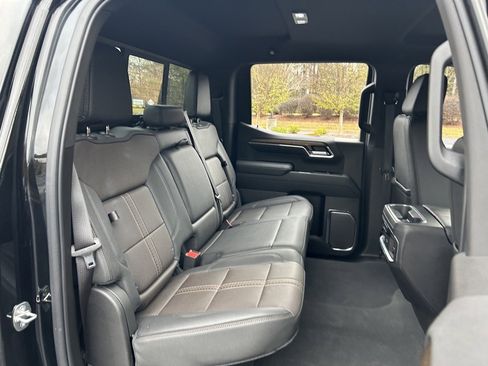 Used 2024 Chevrolet Silverado 1500 High Country image 45