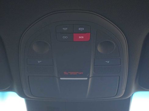 Used 2024 Genesis G70 2.5T image 25