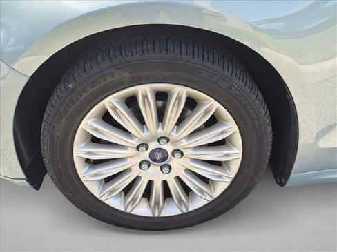 Used 2014 Ford Fusion SE w/ Equipment Group 502A FWD image 18