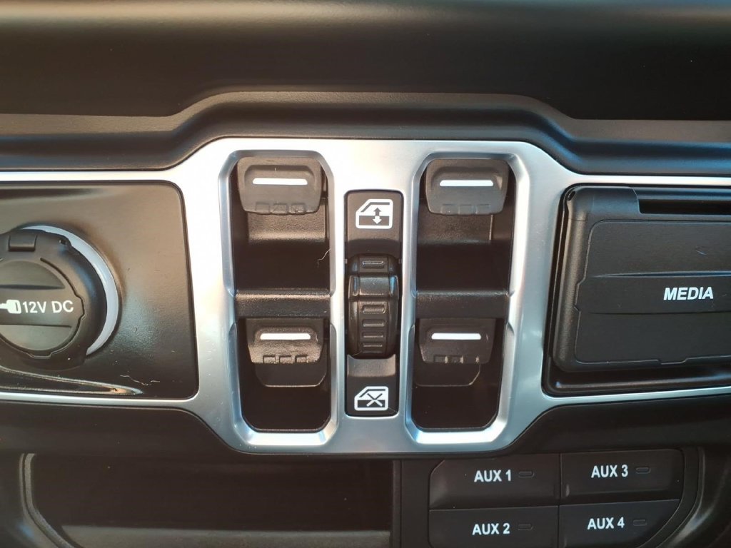 Used 2020 Jeep Gladiator Sport w/ Quick Order Package 24S AWD/4WD image 24