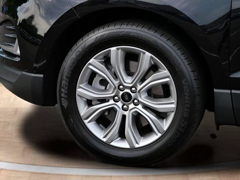 Used 2023 Ford Edge Titanium w/ Equipment Group 301A AWD/4WD image 9