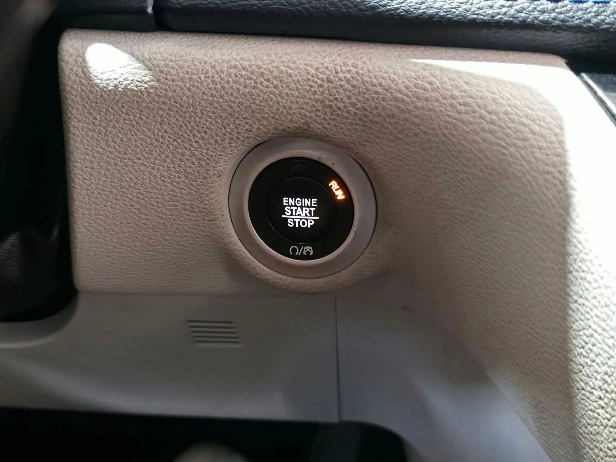 Used 2021 Chrysler Pacifica Touring w/ Cold Weather Group FWD image 30