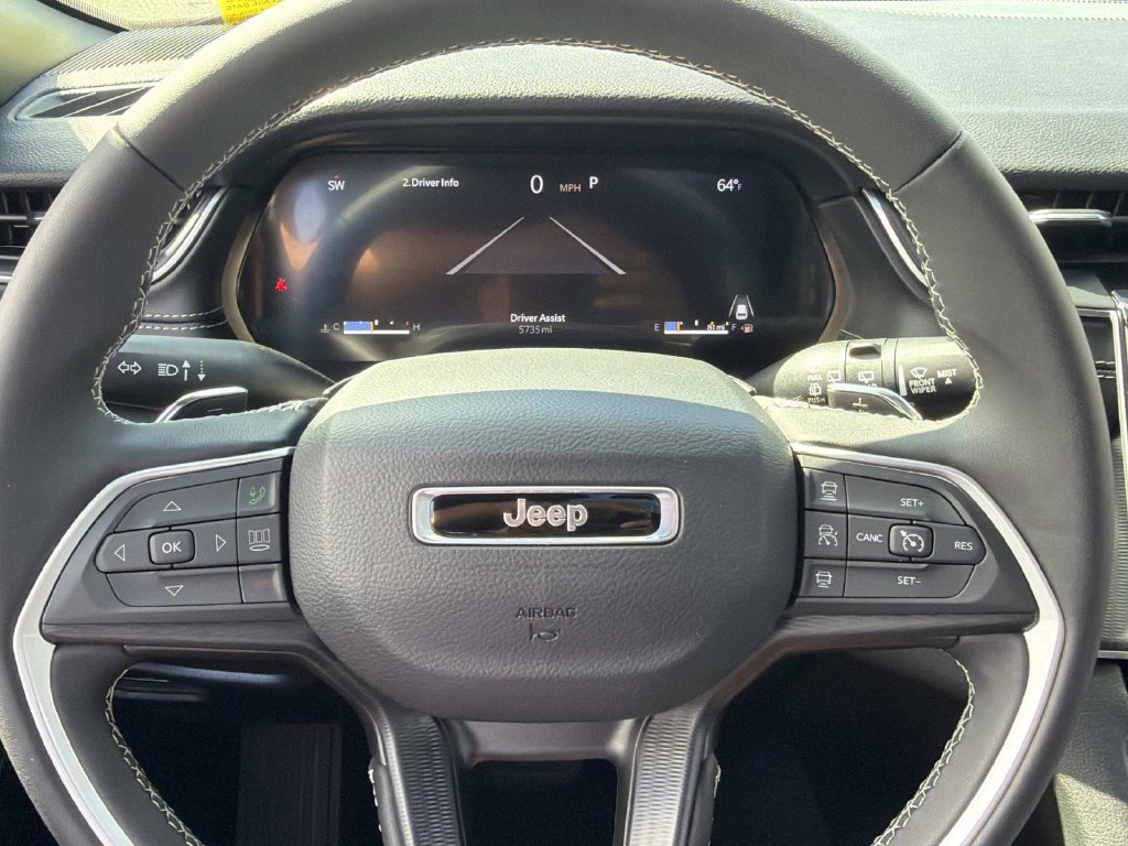 Used 2025 Jeep Grand Cherokee Laredo X AWD/4WD image 34