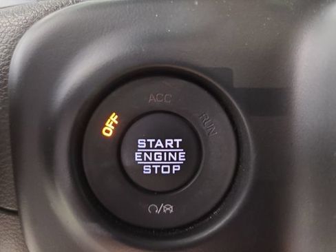Used 2022 Jeep Wrangler Unlimited Sahara w/ Cold Weather Group AWD/4WD image 25