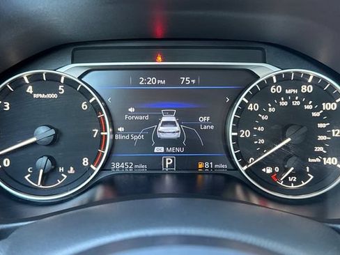 Used 2025 Nissan Altima 2.5 SV AWD/4WD image 39