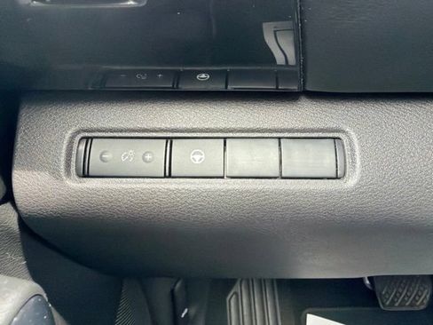 Used 2024 Nissan Pathfinder SV FWD image 26