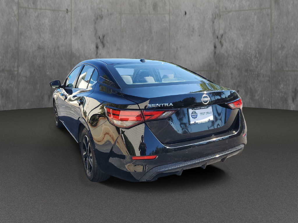 Used 2025 Nissan Sentra SV FWD image 4