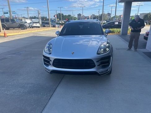 Used 2018 Porsche Macan Turbo image 2