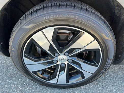 Used 2020 Volvo V60 T5 Cross Country image 15