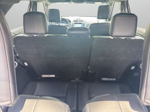 Used 2019 Ford Explorer XLT w/ Equipment Group 202A AWD/4WD image 11