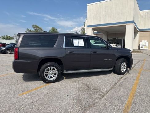 Used 2015 Chevrolet Suburban LT image 6