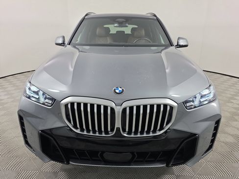 Used 2024 BMW X5 sDrive40i w/ M Sport Package RWD image 2
